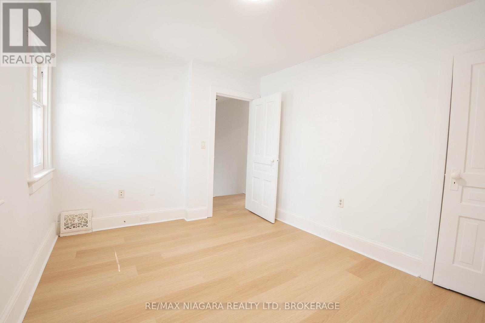 249 Russell Avenue, St. Catharines, Ontario  L2R 1X1 - Photo 16 - X12488382