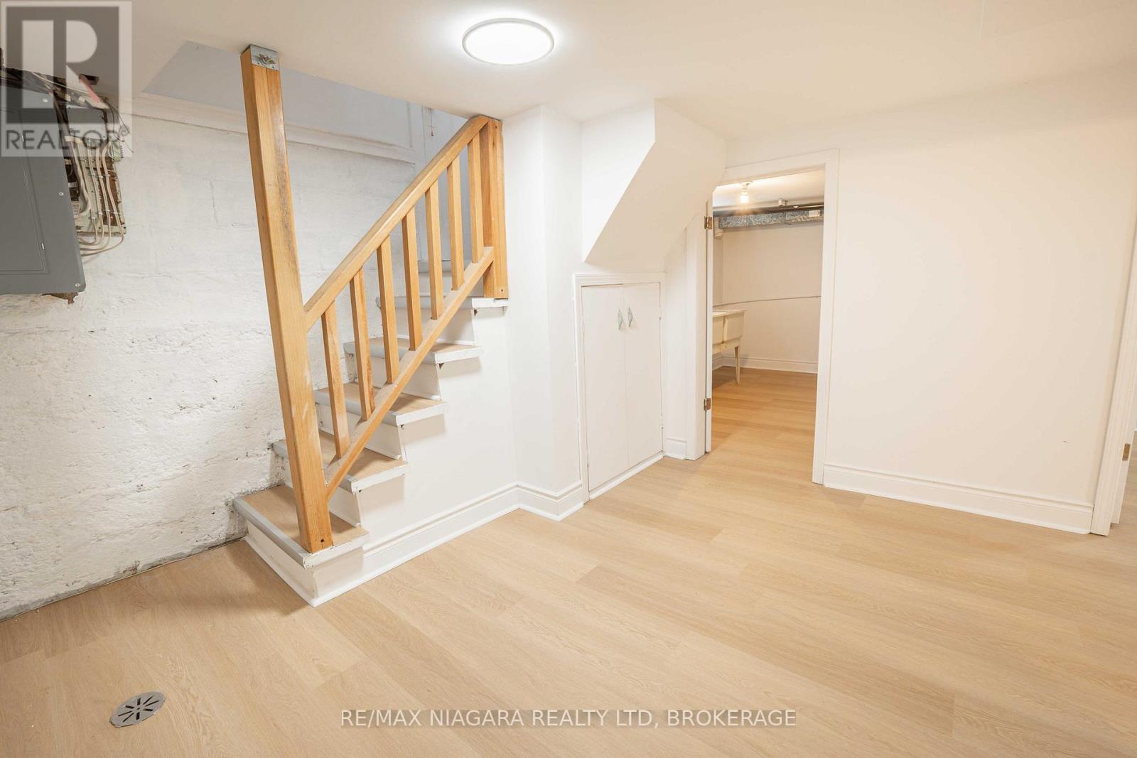 249 Russell Avenue, St. Catharines, Ontario  L2R 1X1 - Photo 26 - X12488382