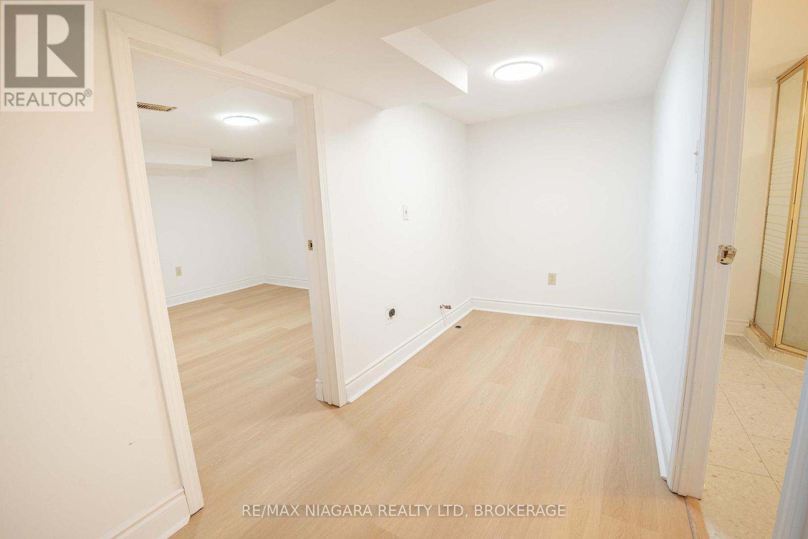 249 Russell Avenue, St. Catharines, Ontario  L2R 1X1 - Photo 14 - X12488382