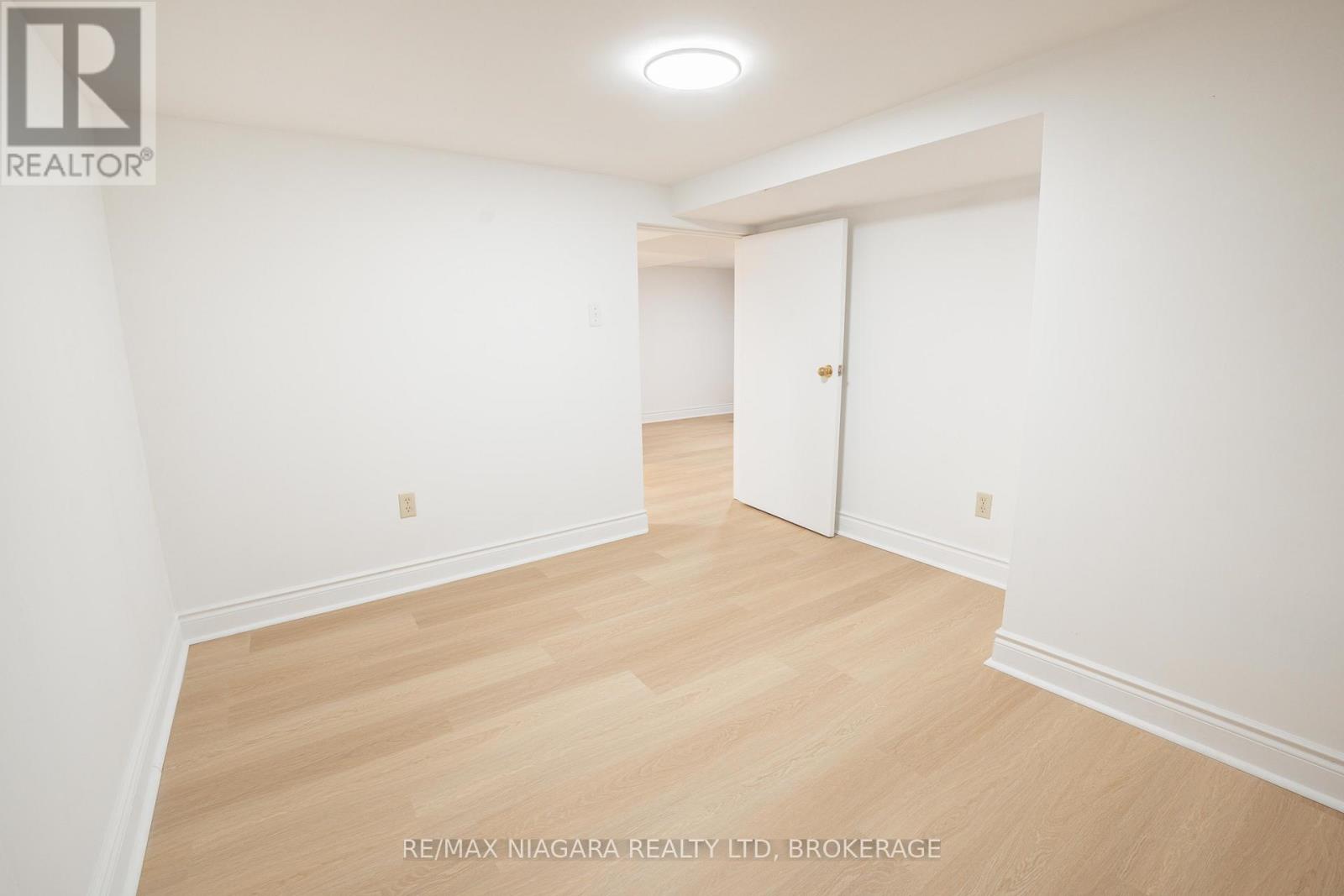 249 Russell Avenue, St. Catharines, Ontario  L2R 1X1 - Photo 29 - X12488382