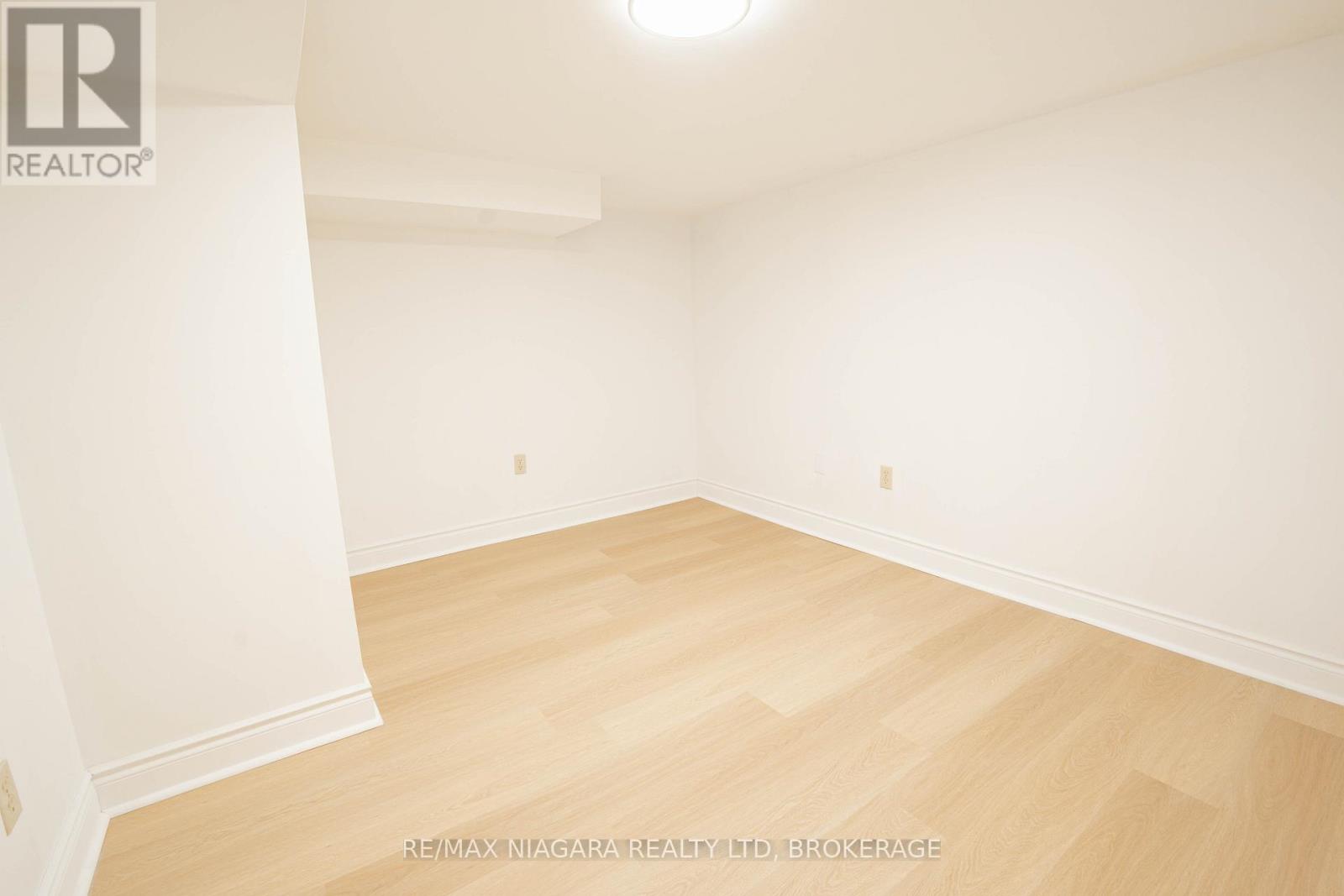 249 Russell Avenue, St. Catharines, Ontario  L2R 1X1 - Photo 30 - X12488382