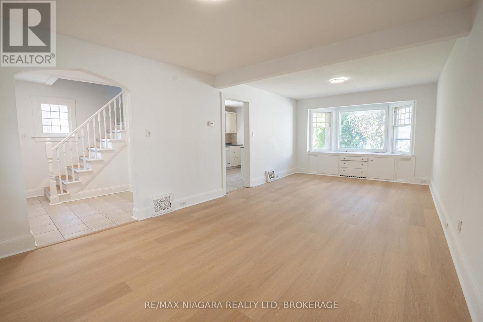 249 Russell Avenue, St. Catharines, Ontario  L2R 1X1 - Photo 24 - X12488382