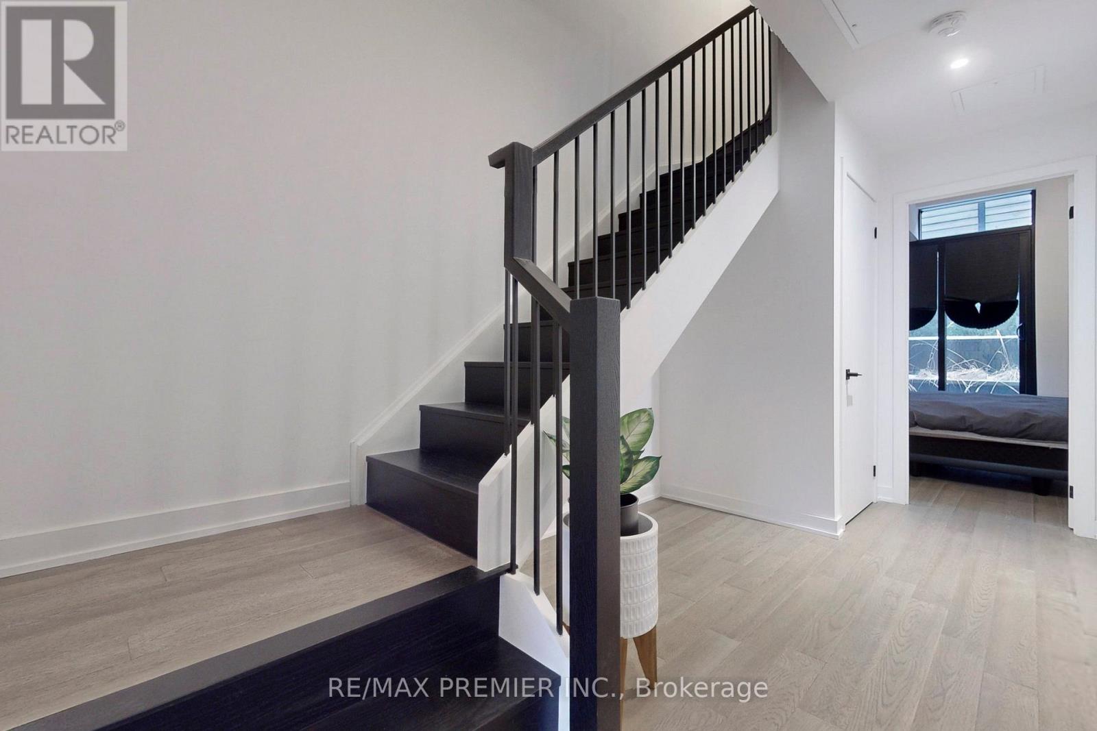 19 - 12 Dervock Crescent, Toronto, Ontario M2K 1A7 - Photo 12 - C12522810