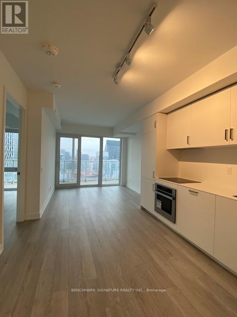 3915 - 88 Queen Street E, Toronto, Ontario  M5C 0B6 - Photo 3 - C12522866