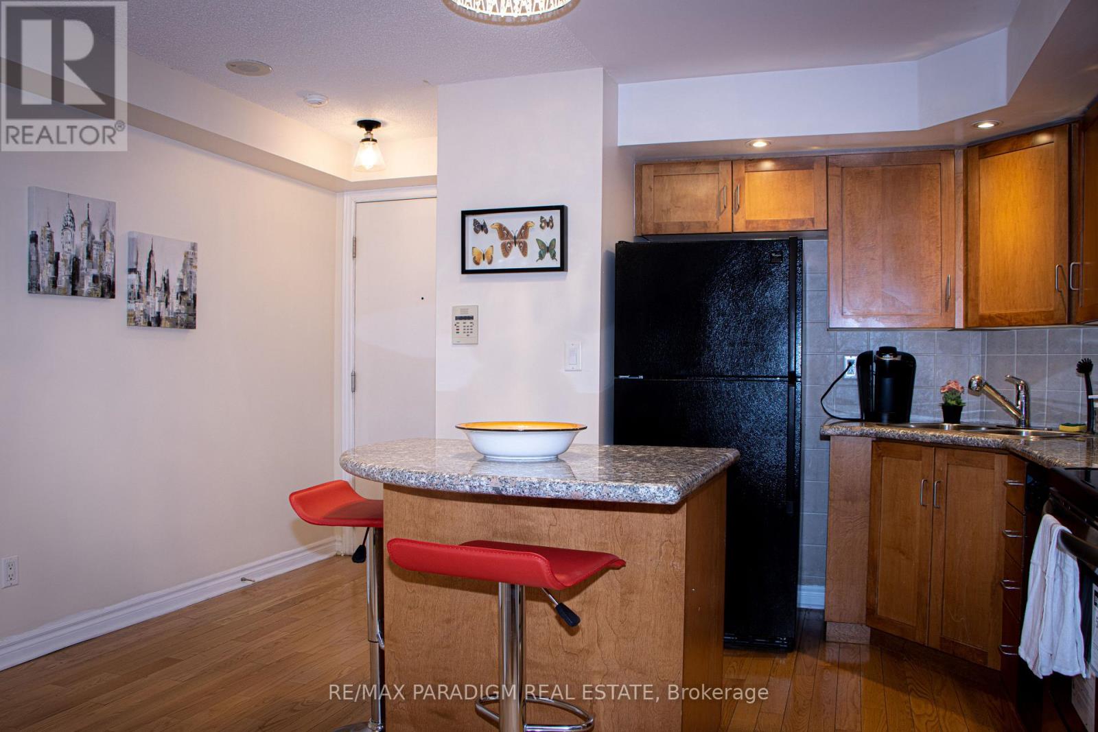 704 - 270 Wellington Street W, Toronto, Ontario  M5V 3P5 - Photo 10 - C12522884