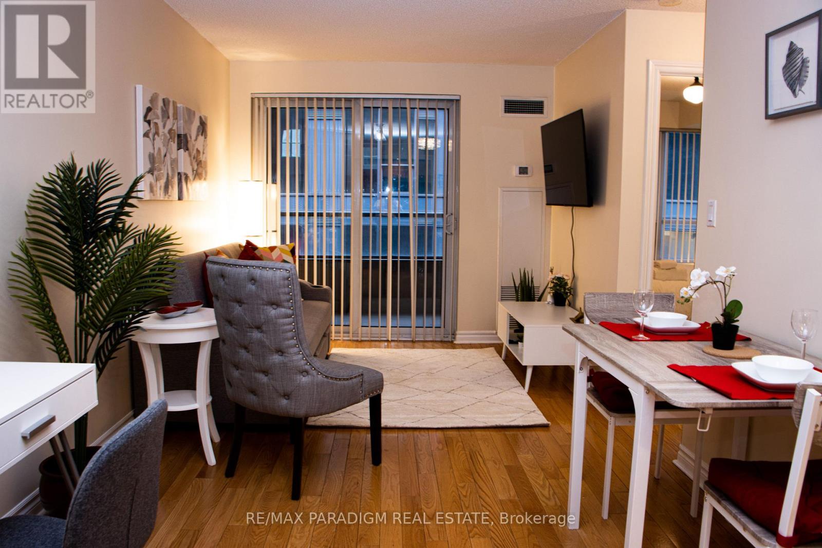 704 - 270 Wellington Street W, Toronto, Ontario  M5V 3P5 - Photo 2 - C12522884