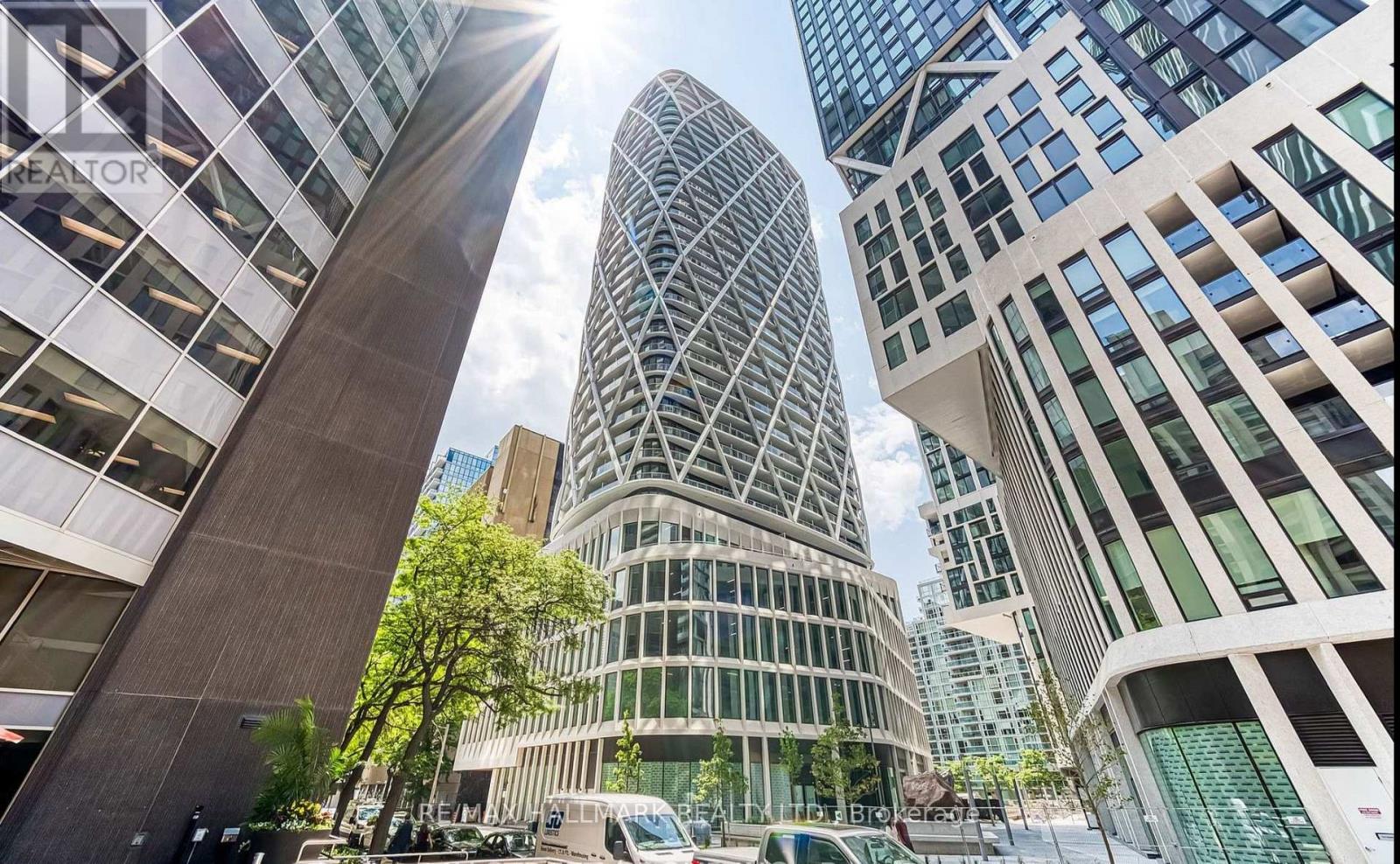 2411 - 230 SIMCOE STREET, Toronto, Ontario