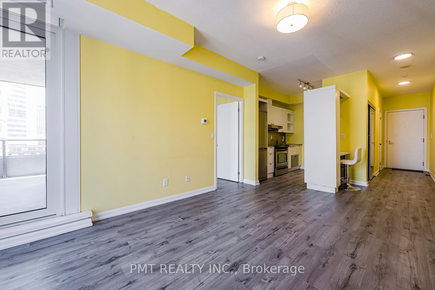 1705 - 111 Elizabeth Street, Toronto, Ontario  M5G 1P7 - Photo 2 - C12522956