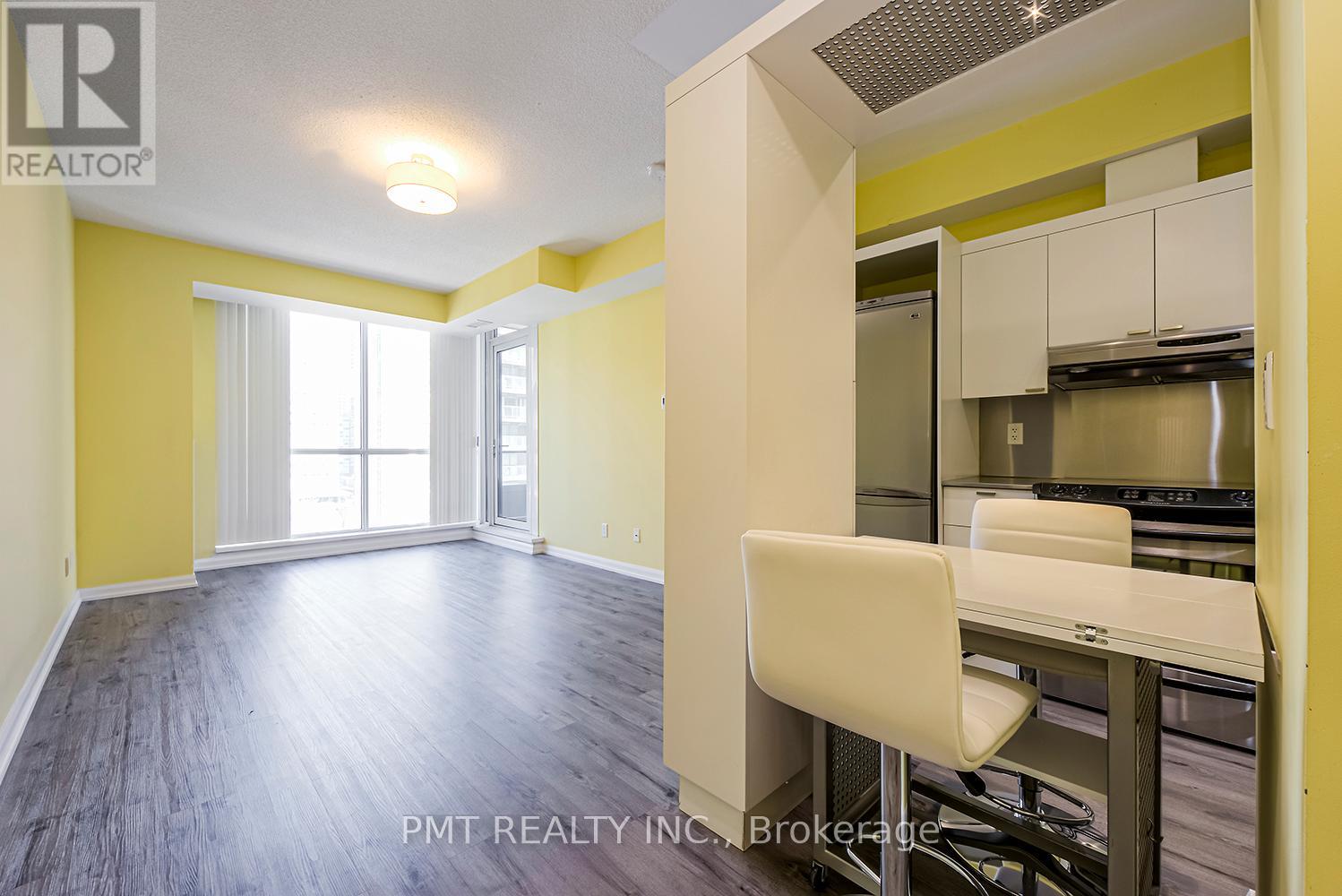 1705 - 111 Elizabeth Street, Toronto, Ontario  M5G 1P7 - Photo 5 - C12522956