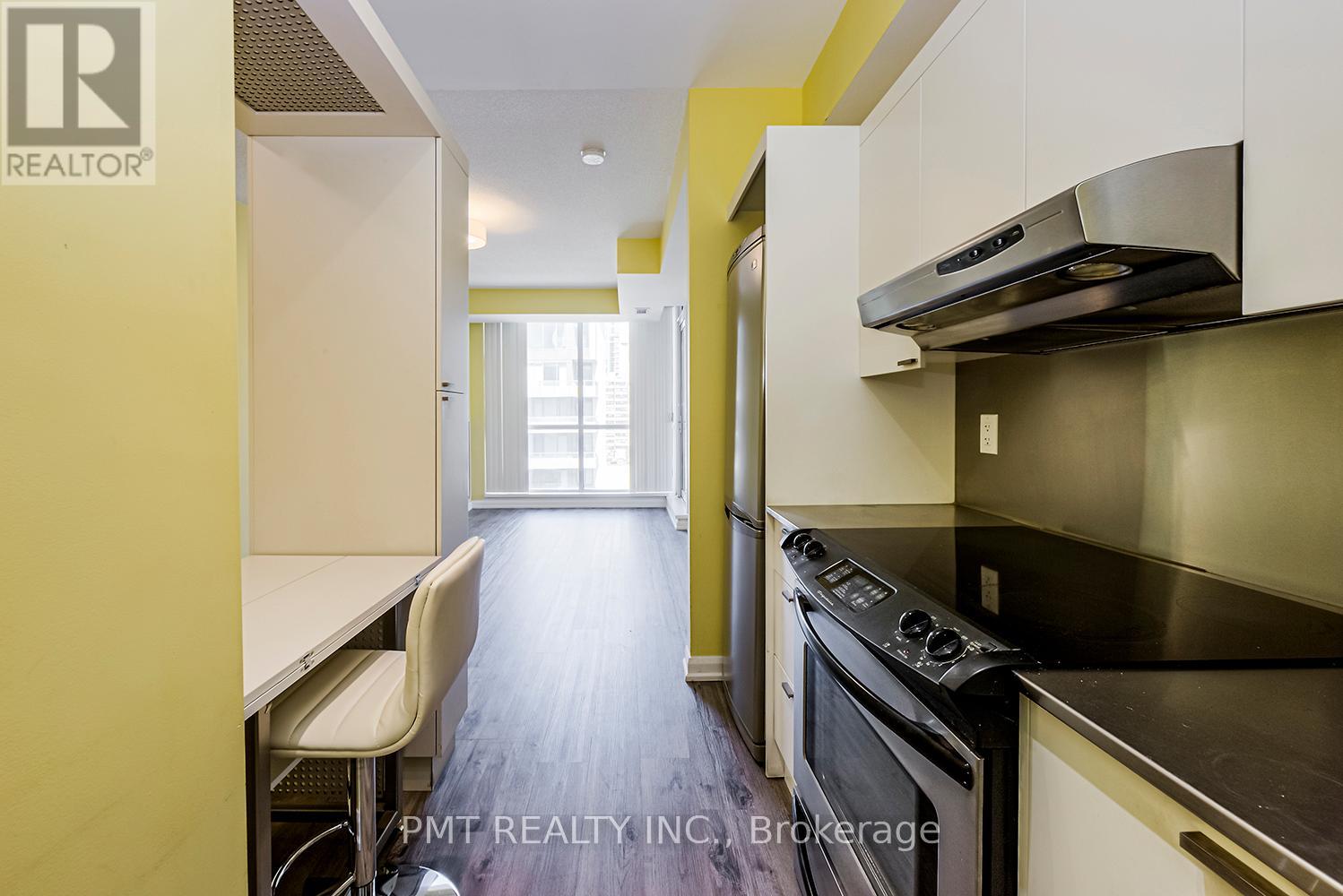 1705 - 111 Elizabeth Street, Toronto, Ontario  M5G 1P7 - Photo 9 - C12522956