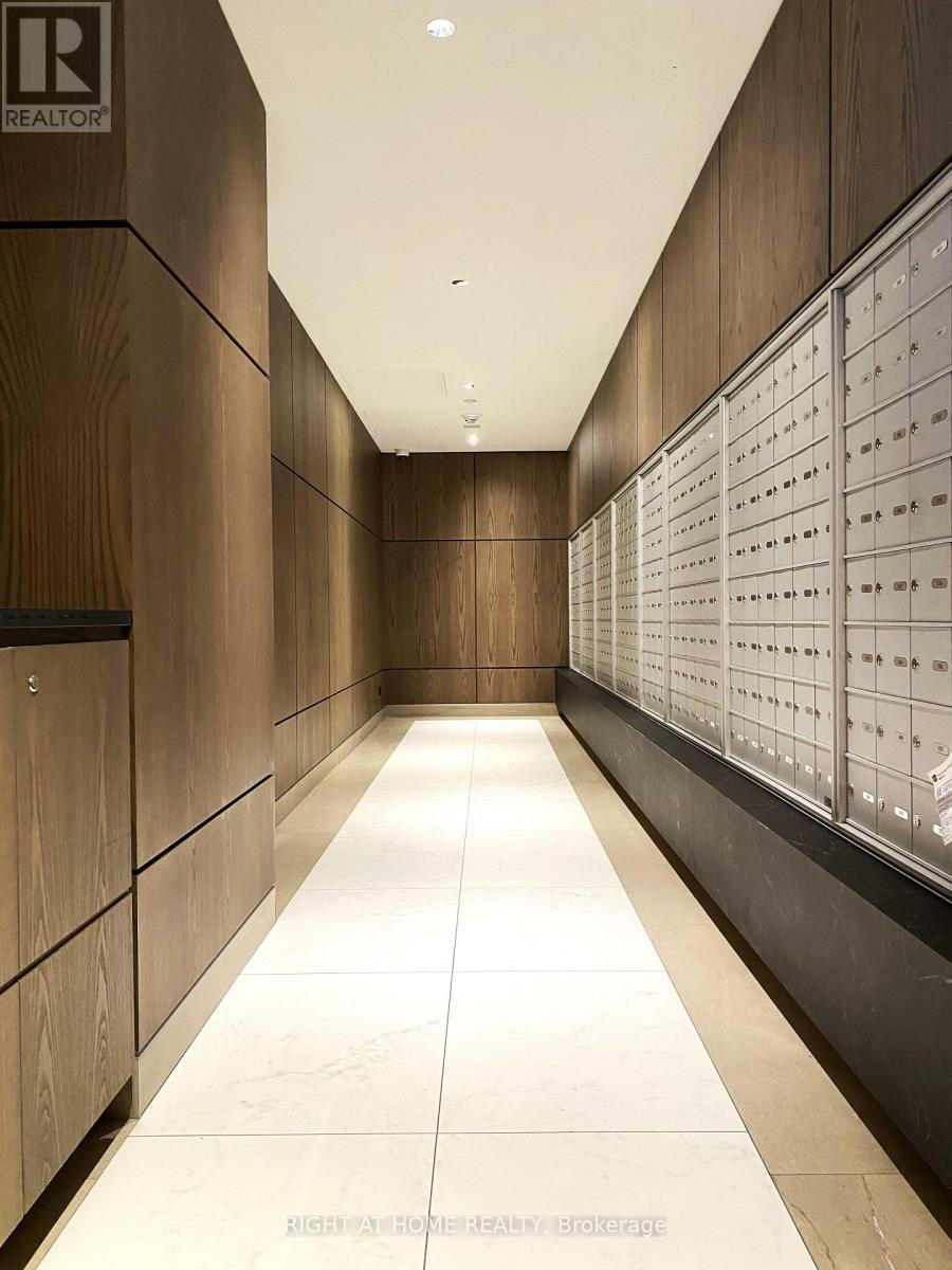 2901 - 30 Inn On The Park Drive, Toronto, Ontario  M3C 0P7 - Photo 10 - C12522988