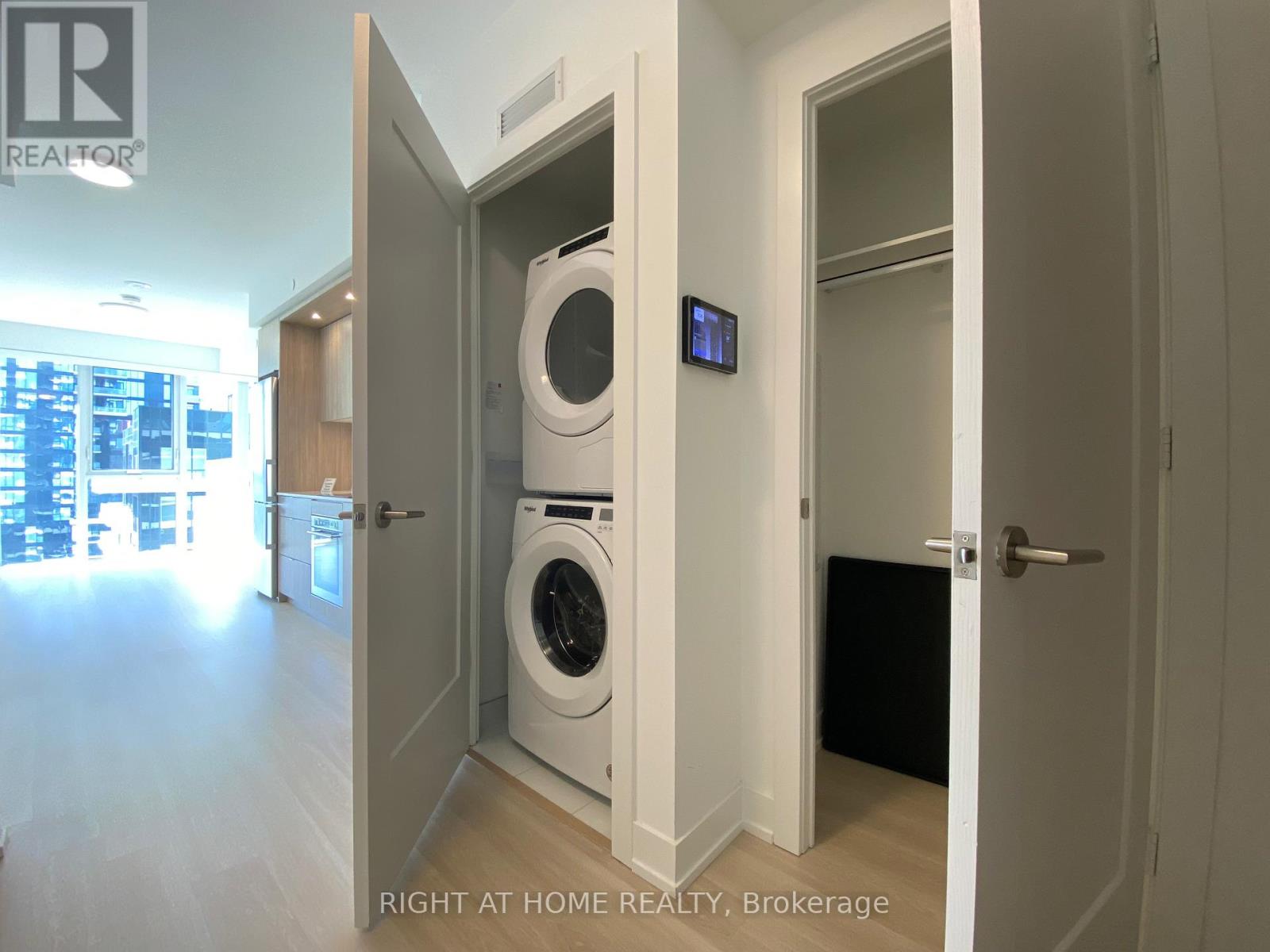 2901 - 30 Inn On The Park Drive, Toronto, Ontario  M3C 0P7 - Photo 16 - C12522988