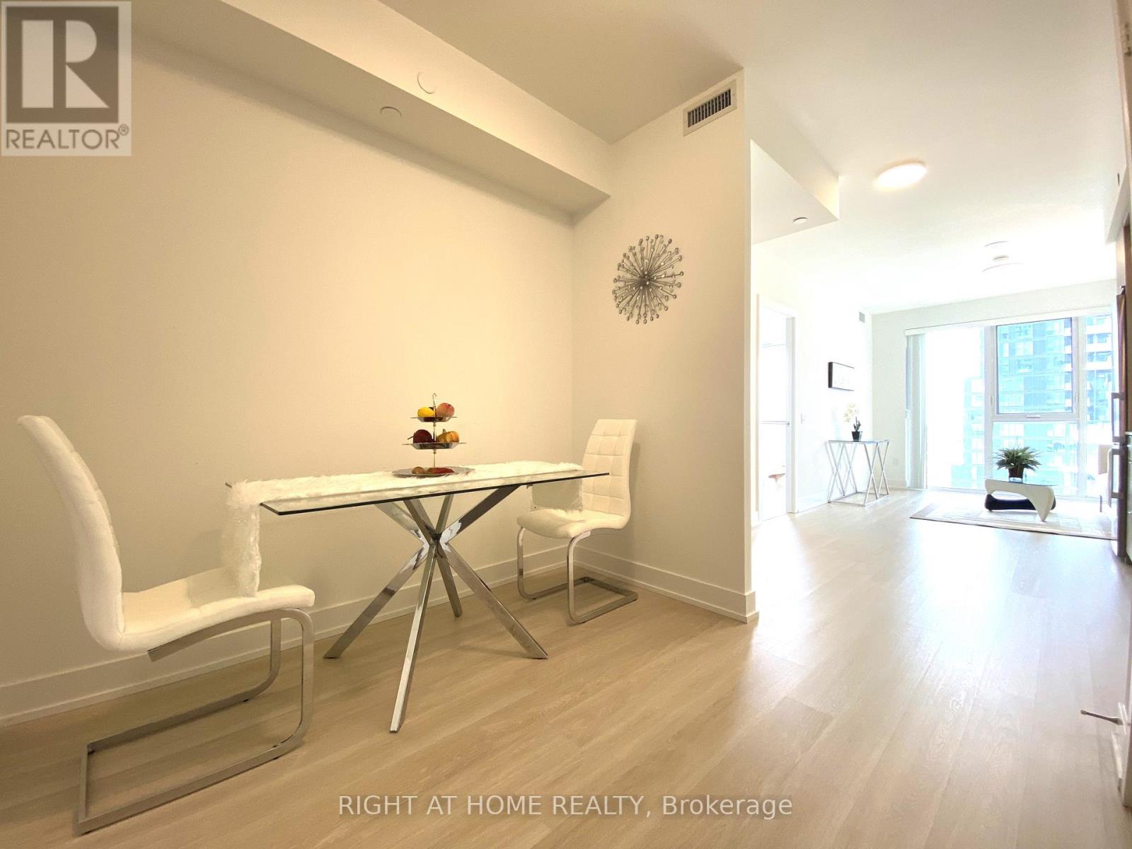 2901 - 30 Inn On The Park Drive, Toronto, Ontario  M3C 0P7 - Photo 18 - C12522988