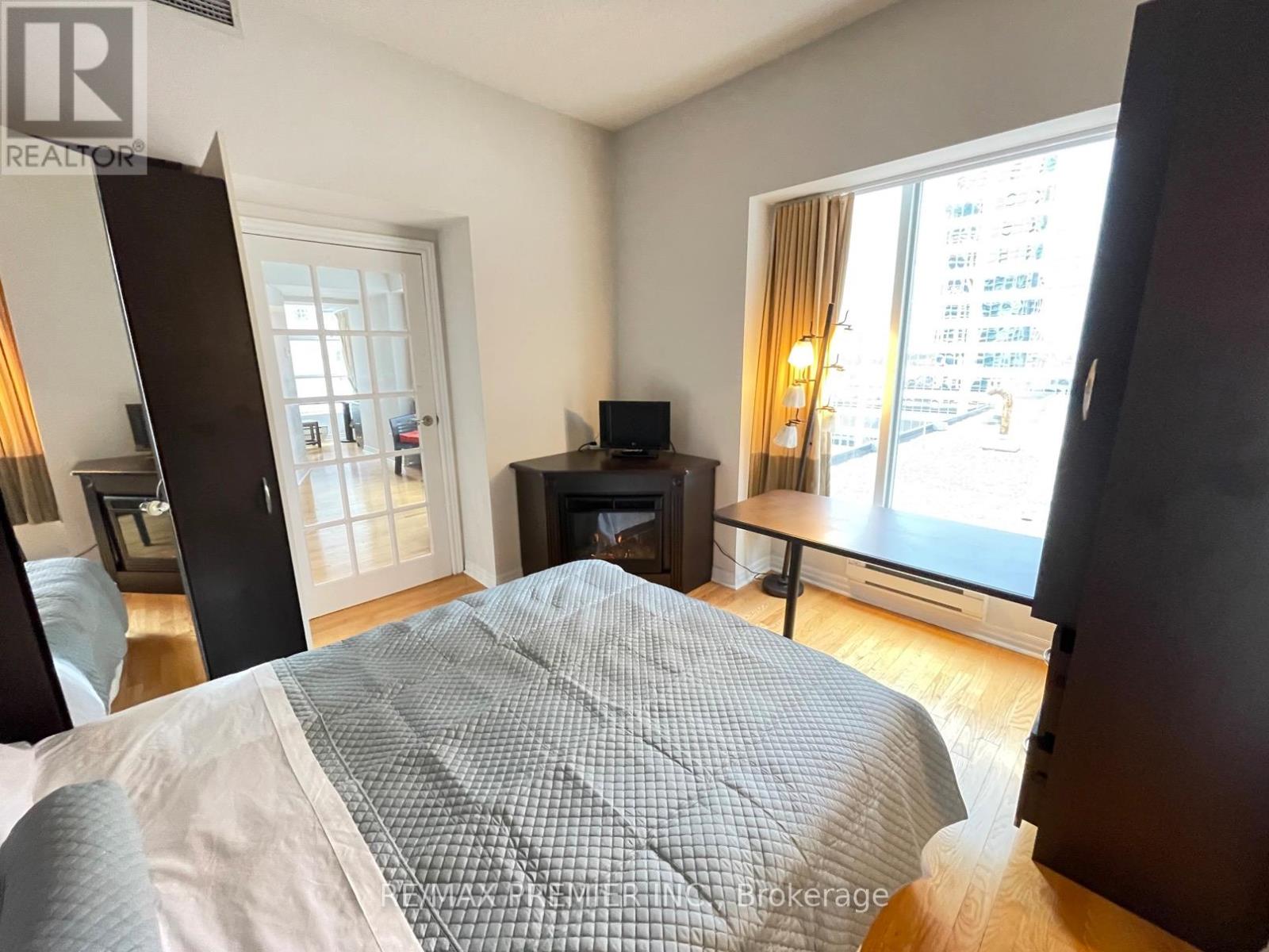 2212 - 1 King Street W, Toronto, Ontario  M5H 1A1 - Photo 11 - C12522992