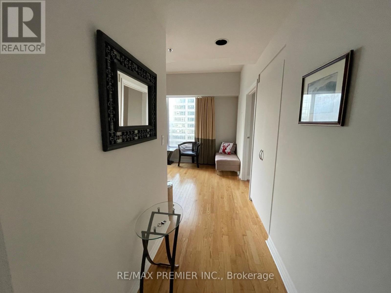 2212 - 1 King Street W, Toronto, Ontario  M5H 1A1 - Photo 8 - C12522992