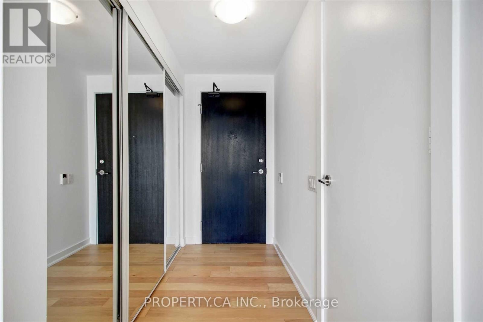 2704 - 33 Charles Street E, Toronto, Ontario  M4Y 0A2 - Photo 4 - C12523010