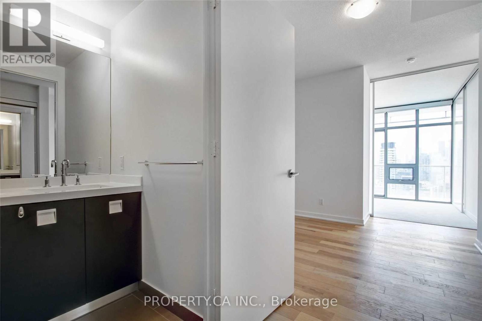 2704 - 33 Charles Street E, Toronto, Ontario  M4Y 0A2 - Photo 6 - C12523010