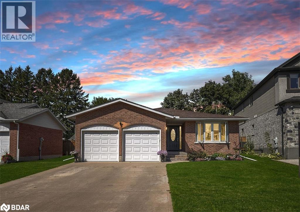 286 TAGGE Crescent, Kitchener, Ontario