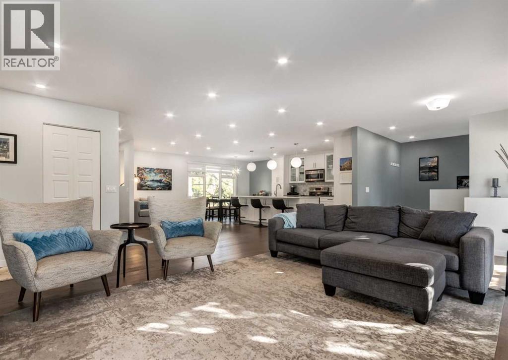 927 124 Avenue Sw, Calgary, Alberta  T2W 1T2 - Photo 11 - A2263101