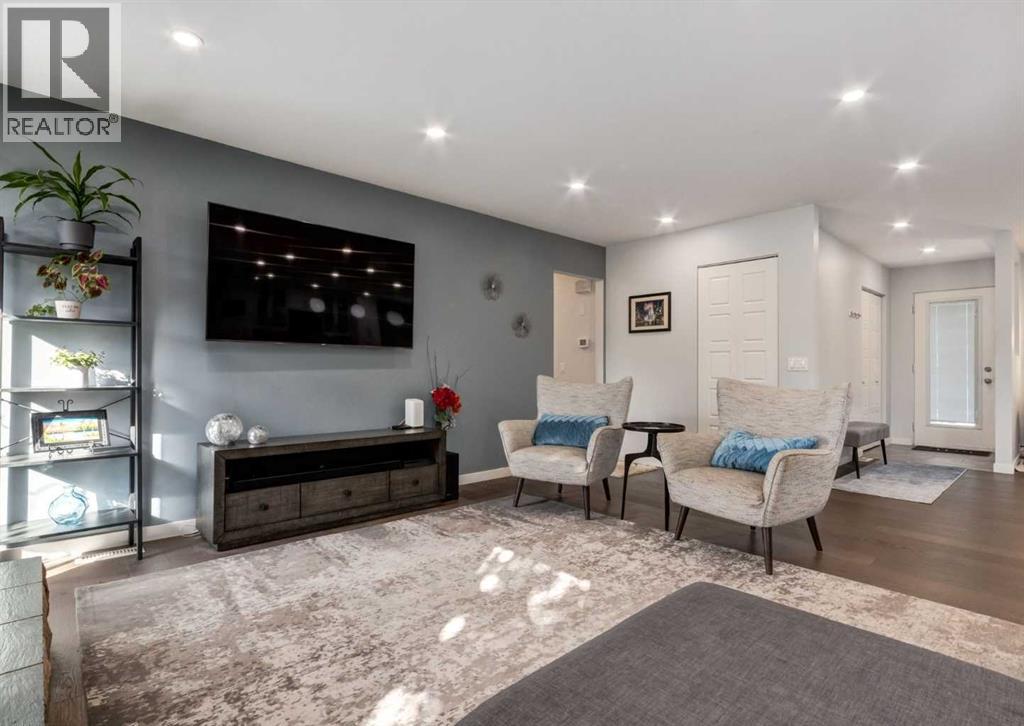 927 124 Avenue Sw, Calgary, Alberta  T2W 1T2 - Photo 10 - A2263101