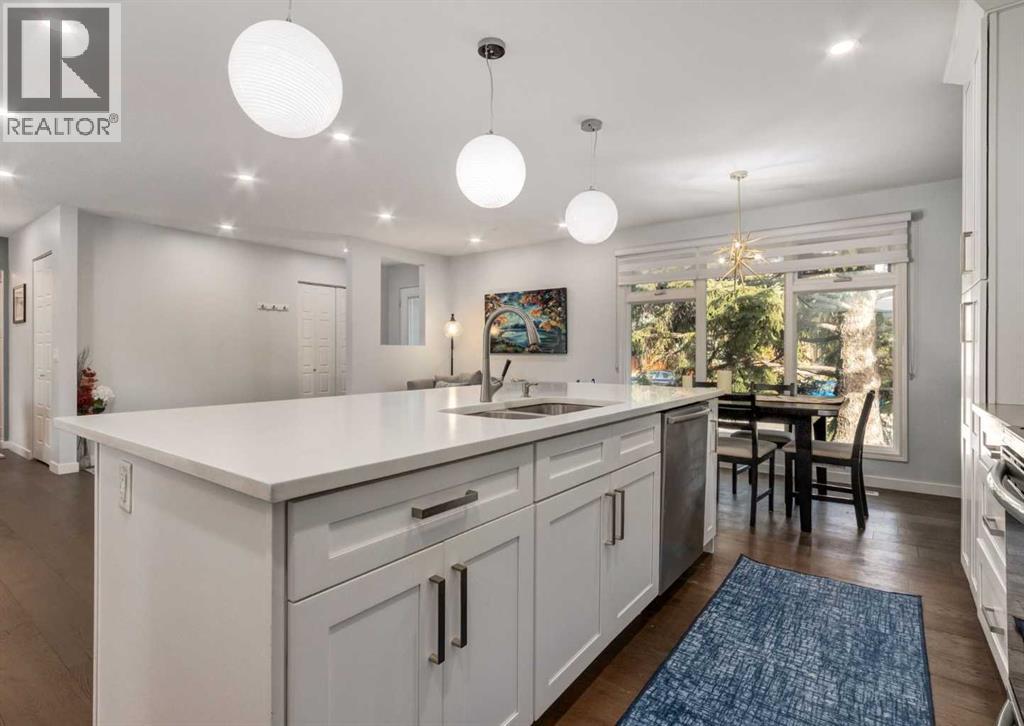 927 124 Avenue Sw, Calgary, Alberta  T2W 1T2 - Photo 6 - A2263101