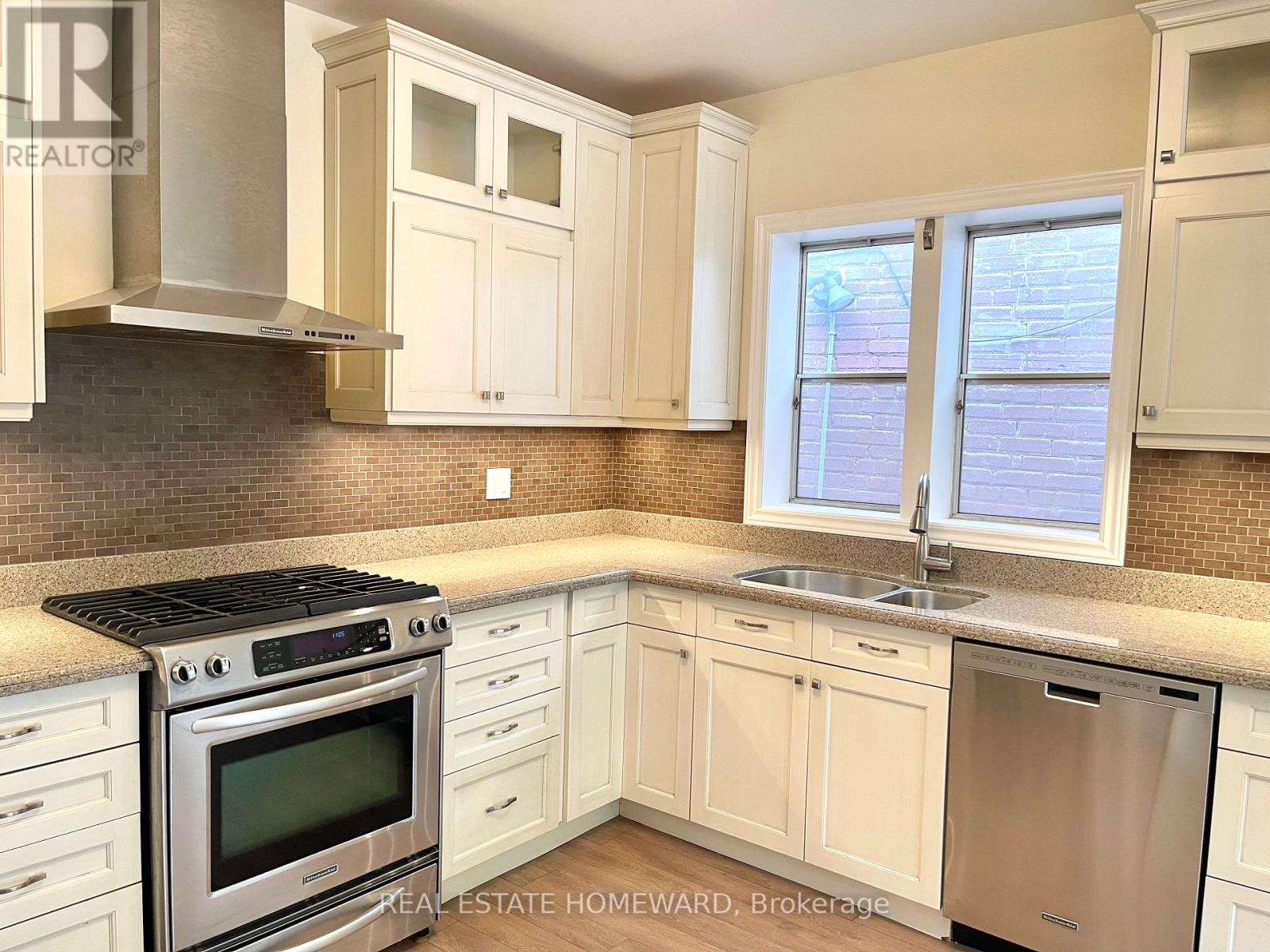 169 Carlaw Avenue, Toronto, Ontario  M4M 2R8 - Photo 2 - E12522828