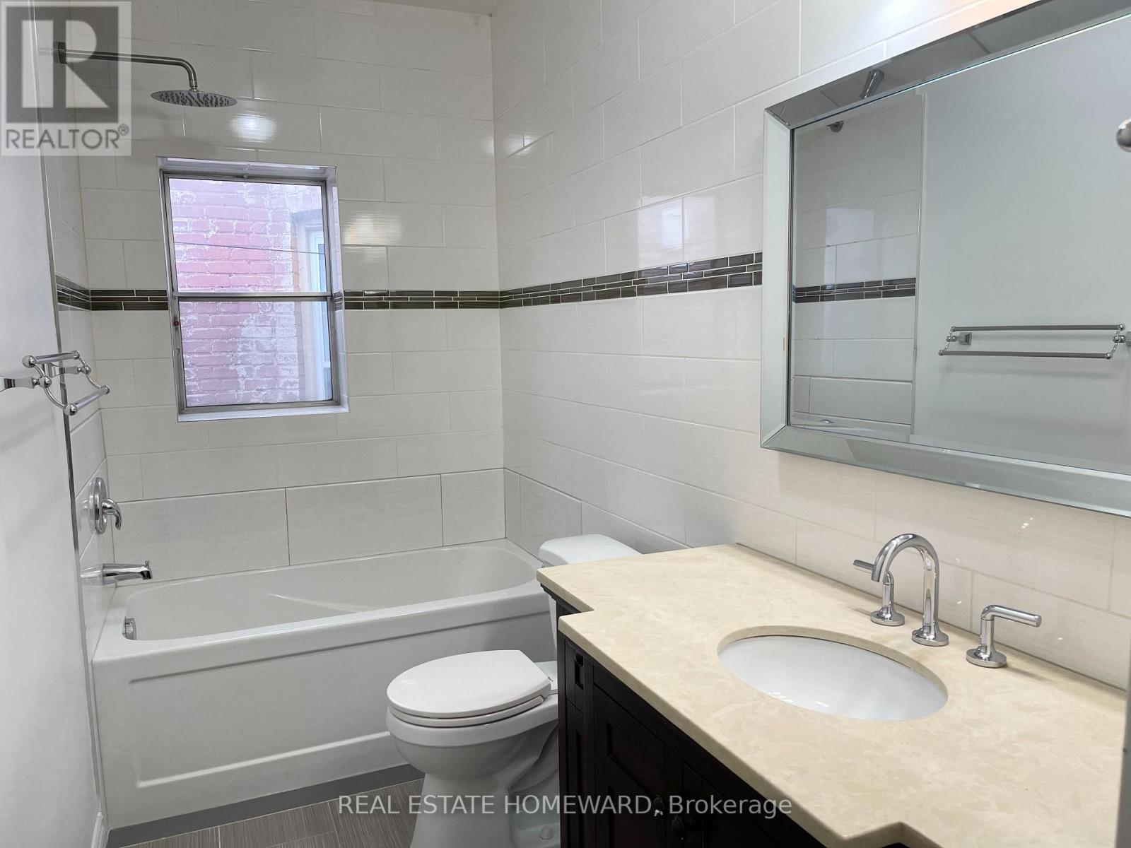 169 Carlaw Avenue, Toronto, Ontario  M4M 2R8 - Photo 7 - E12522828