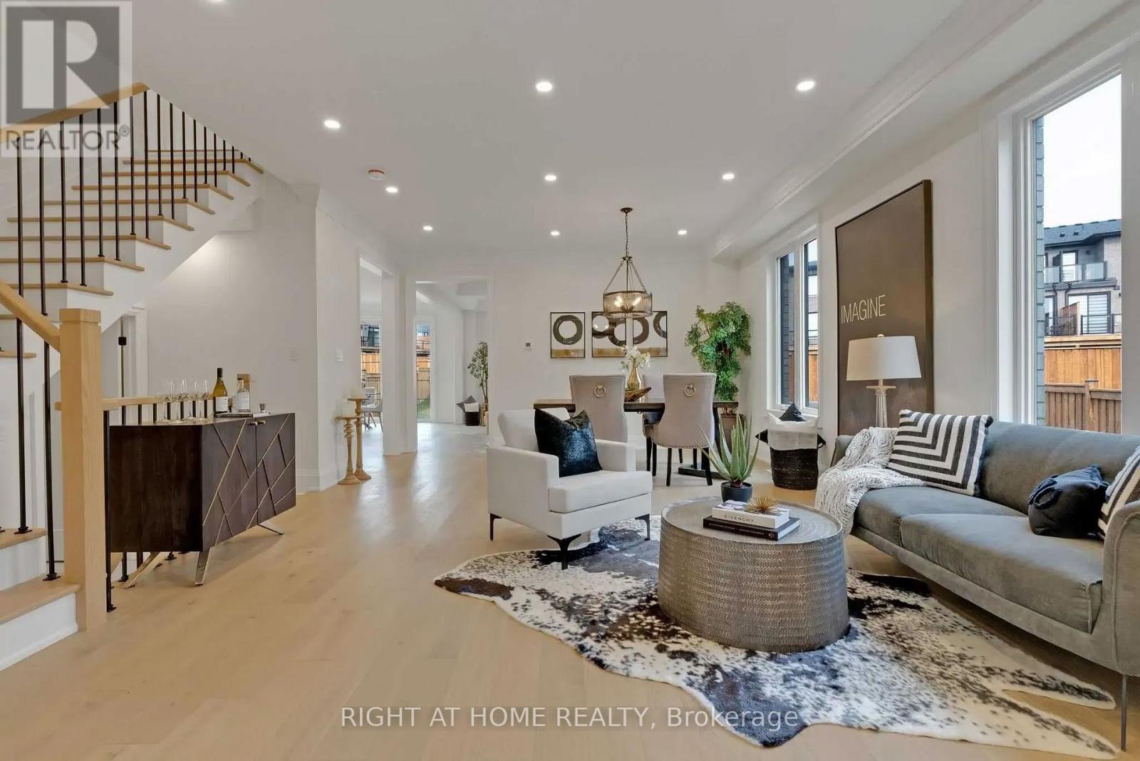 135 Courvier Crescent, Clarington, Ontario  L1C 0E8 - Photo 4 - E12523054