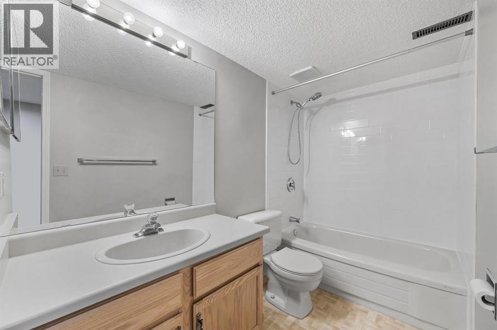 11 Coach Side Terrace Sw, Calgary, Alberta  T3H 1L6 - Photo 28 - A2266586