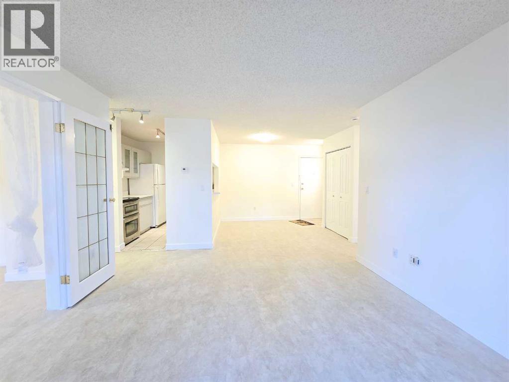 Property at 116, 11 Dover Point SE image 4