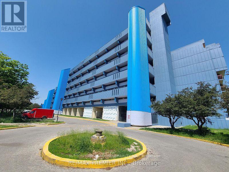 418 - 4673 Jane Street, Toronto, Ontario  M3N 2L1 - Photo 2 - W12496360