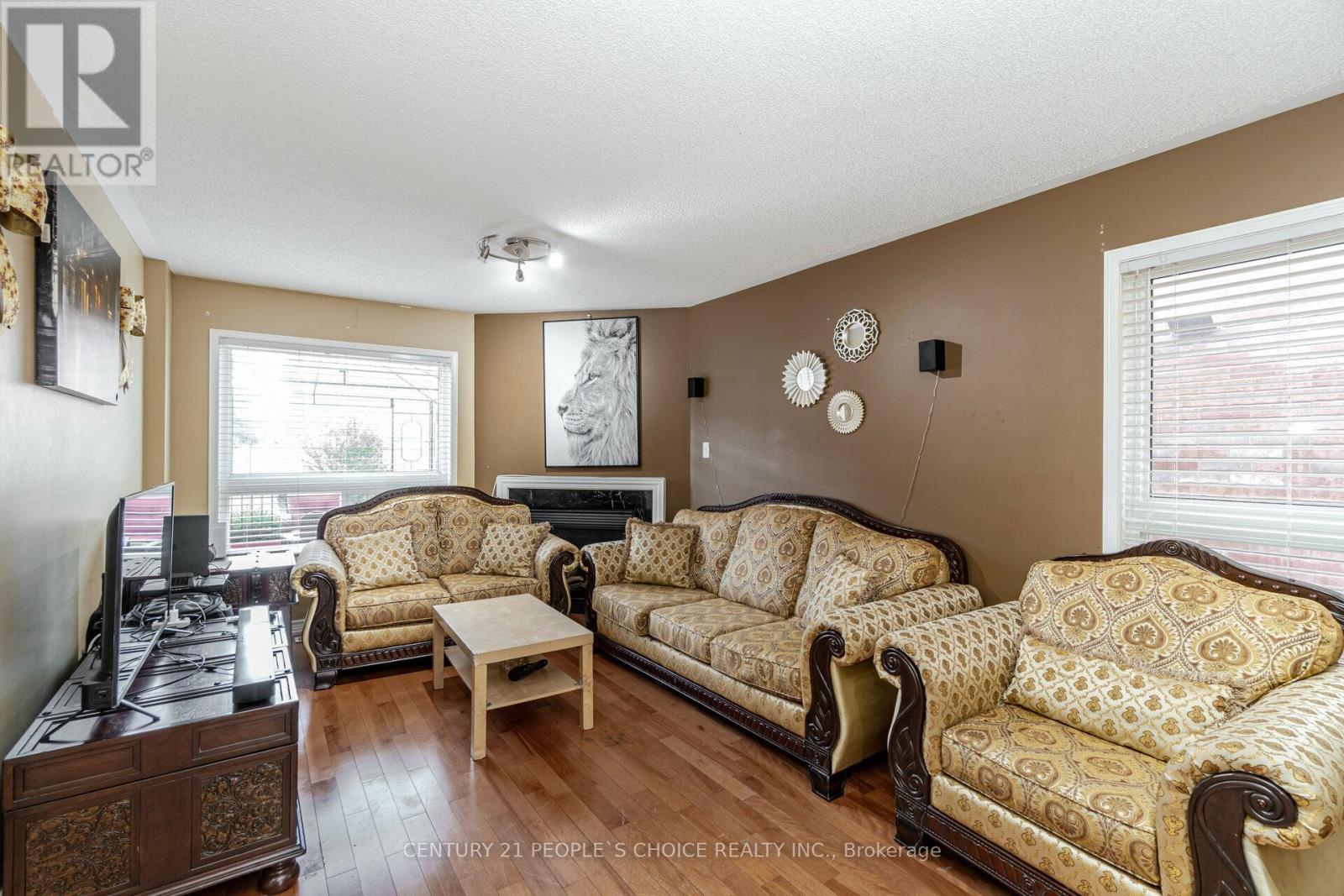 70 Buick Boulevard E, Brampton, Ontario  L7A 3X7 - Photo 7 - W12519752