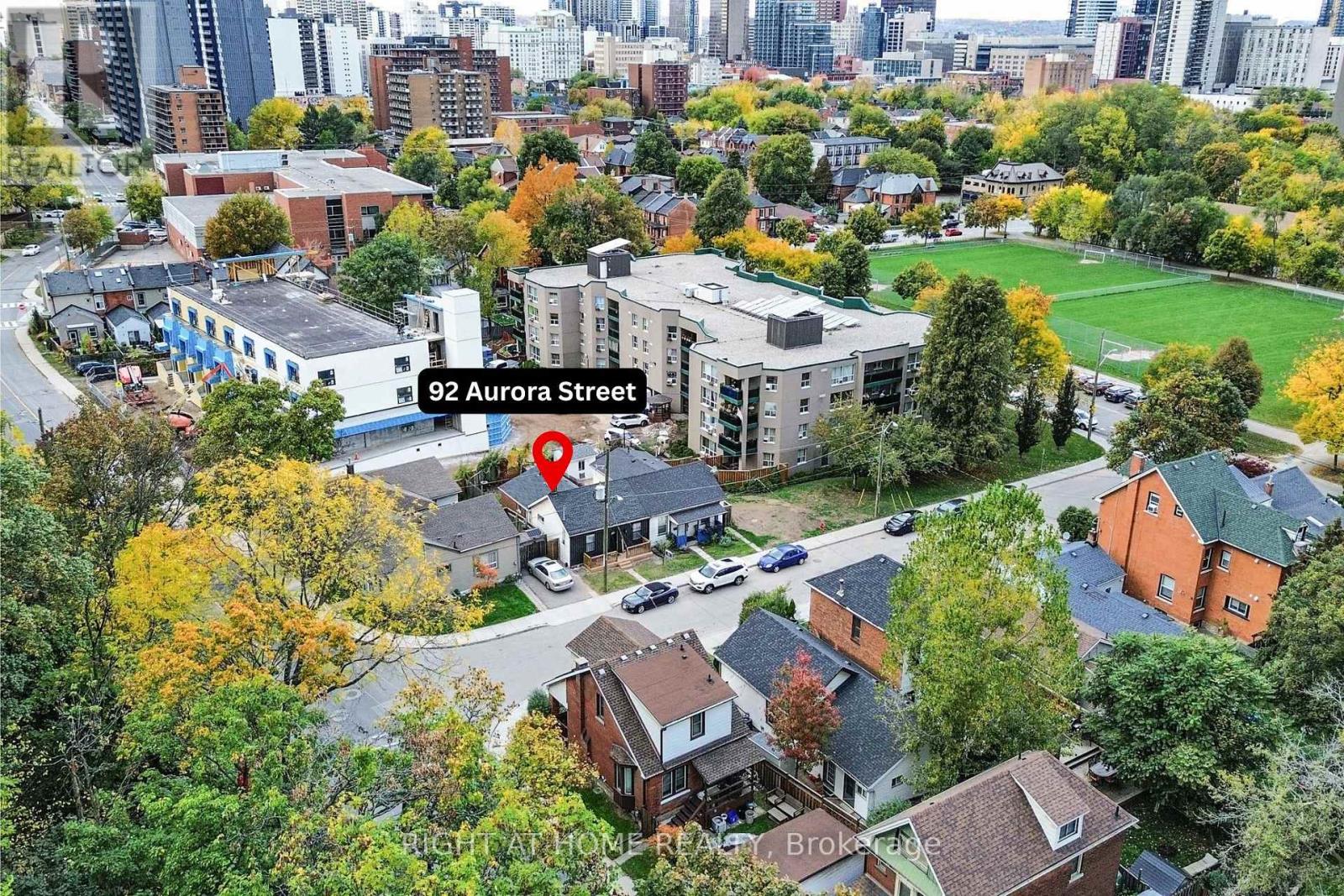 92 Aurora Street, Hamilton, Ontario  L8N 2P7 - Photo 38 - X12483264