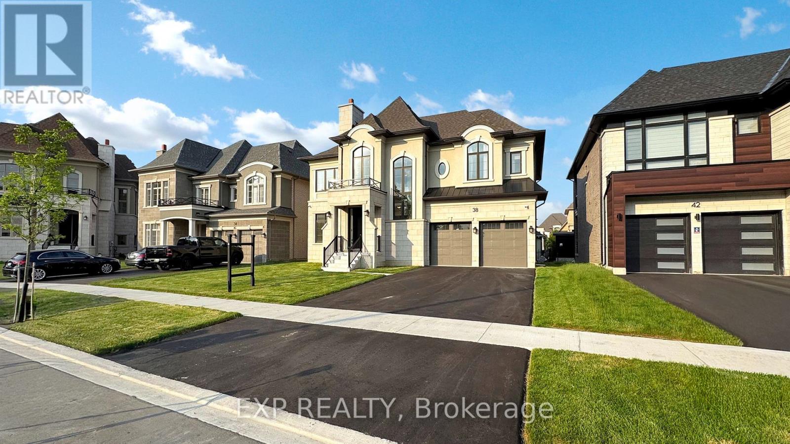 38 Deanna Court, Vaughan, Ontario  L4H 4X5 - Photo 2 - N12522790