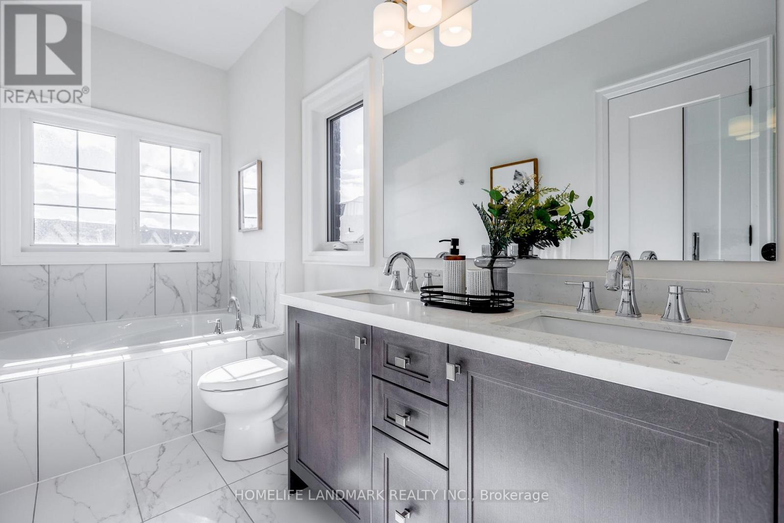 4267 Major Mackenzie Drive, Markham, Ontario  L6C 3L5 - Photo 36 - N12522902