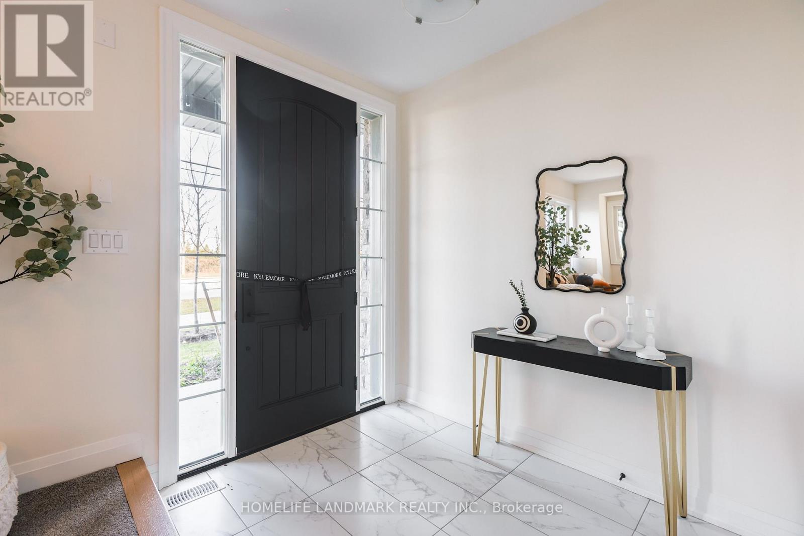 4267 Major Mackenzie Drive, Markham, Ontario  L6C 3L5 - Photo 5 - N12522902