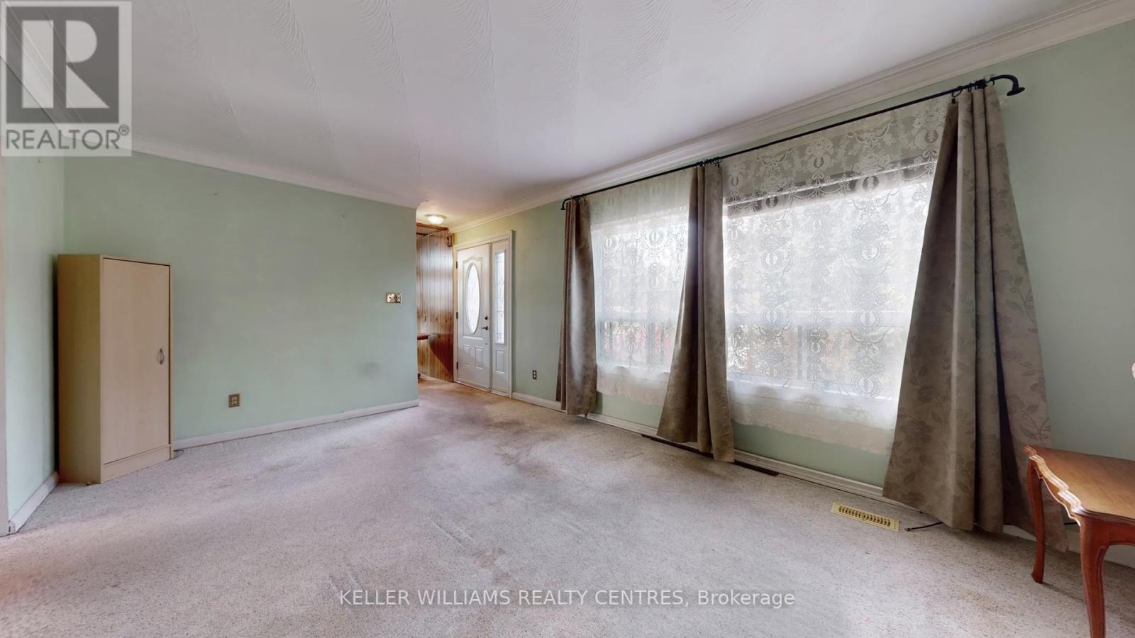 94 Queen Street, Newmarket, Ontario  L3Y 2E8 - Photo 10 - N12522920