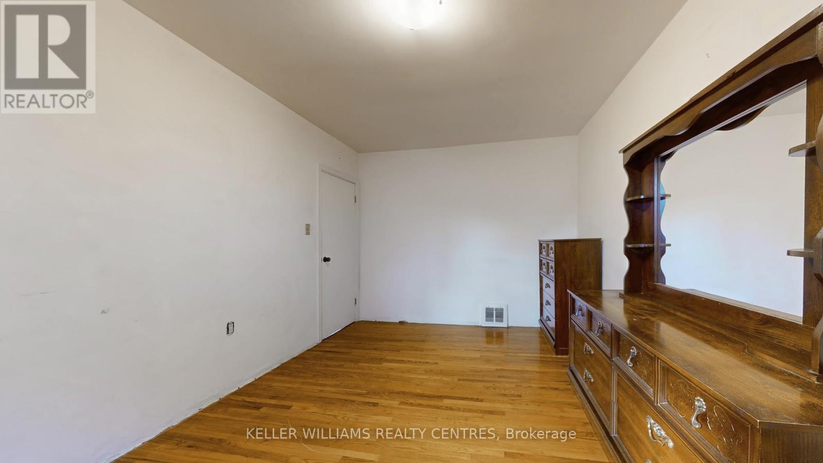 94 Queen Street, Newmarket, Ontario  L3Y 2E8 - Photo 19 - N12522920