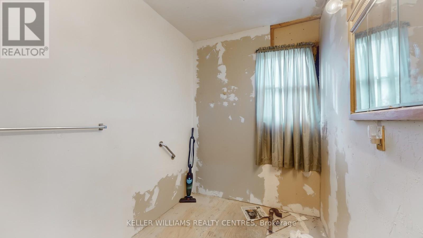 94 Queen Street, Newmarket, Ontario  L3Y 2E8 - Photo 22 - N12522920