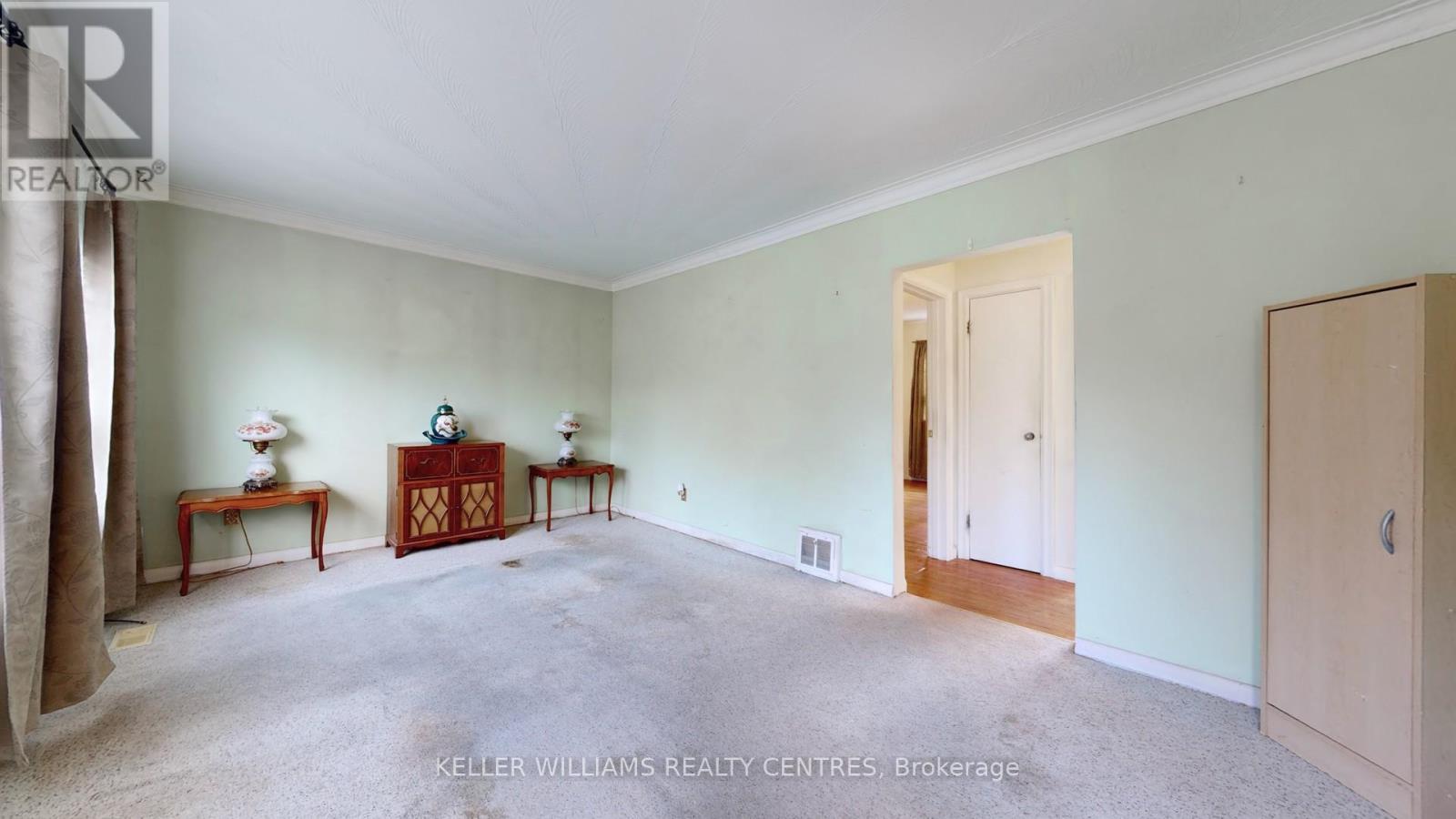 94 Queen Street, Newmarket, Ontario  L3Y 2E8 - Photo 9 - N12522920