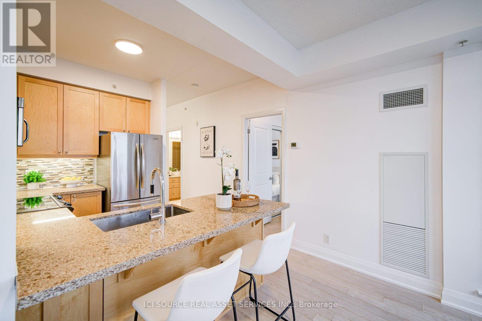 919 - 12 Woodstream Boulevard, Vaughan, Ontario  L4L 8C3 - Photo 11 - N12523006