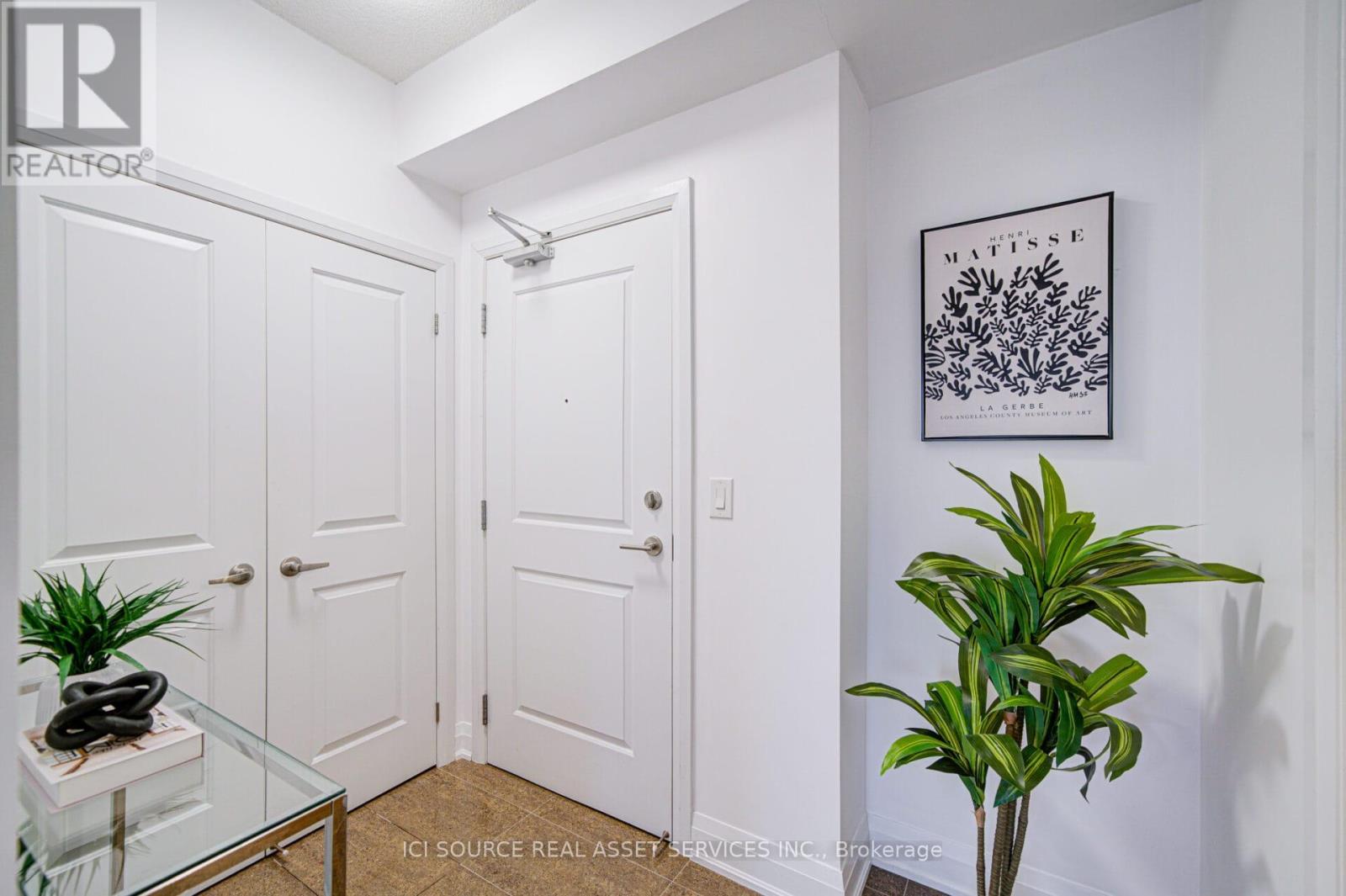 919 - 12 Woodstream Boulevard, Vaughan, Ontario  L4L 8C3 - Photo 5 - N12523006