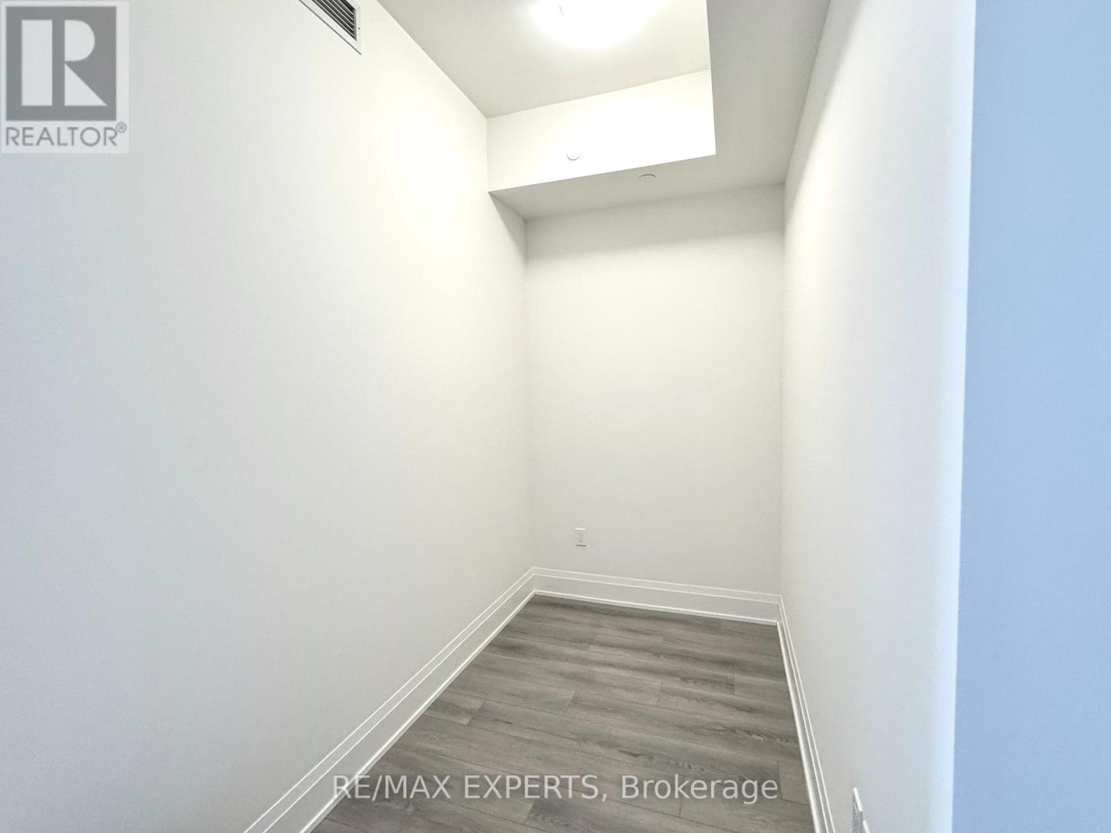 608 - 8960 Jane Street, Vaughan, Ontario  L4K 0N9 - Photo 10 - N12523012