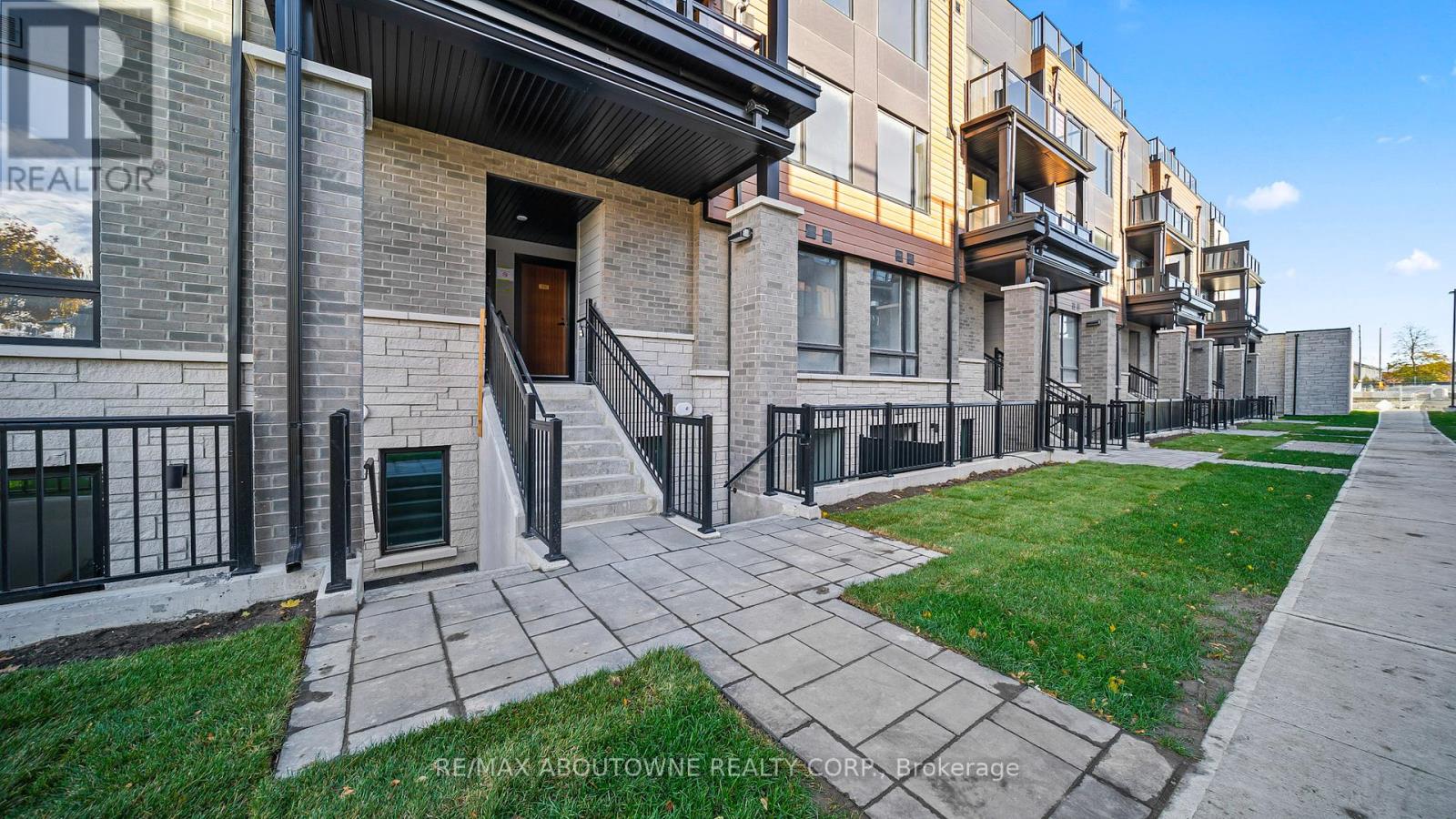 230 - 117 Maydale Avenue, Markham, Ontario  L3S 3R7 - Photo 2 - N12523034