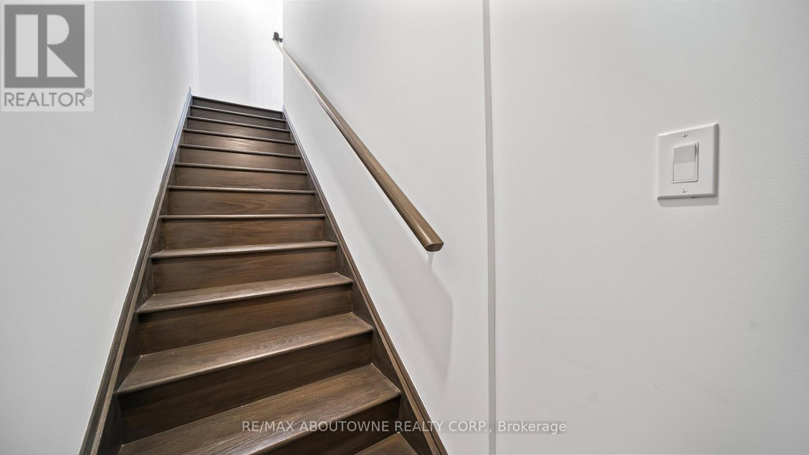 230 - 117 Maydale Avenue, Markham, Ontario  L3S 3R7 - Photo 3 - N12523034