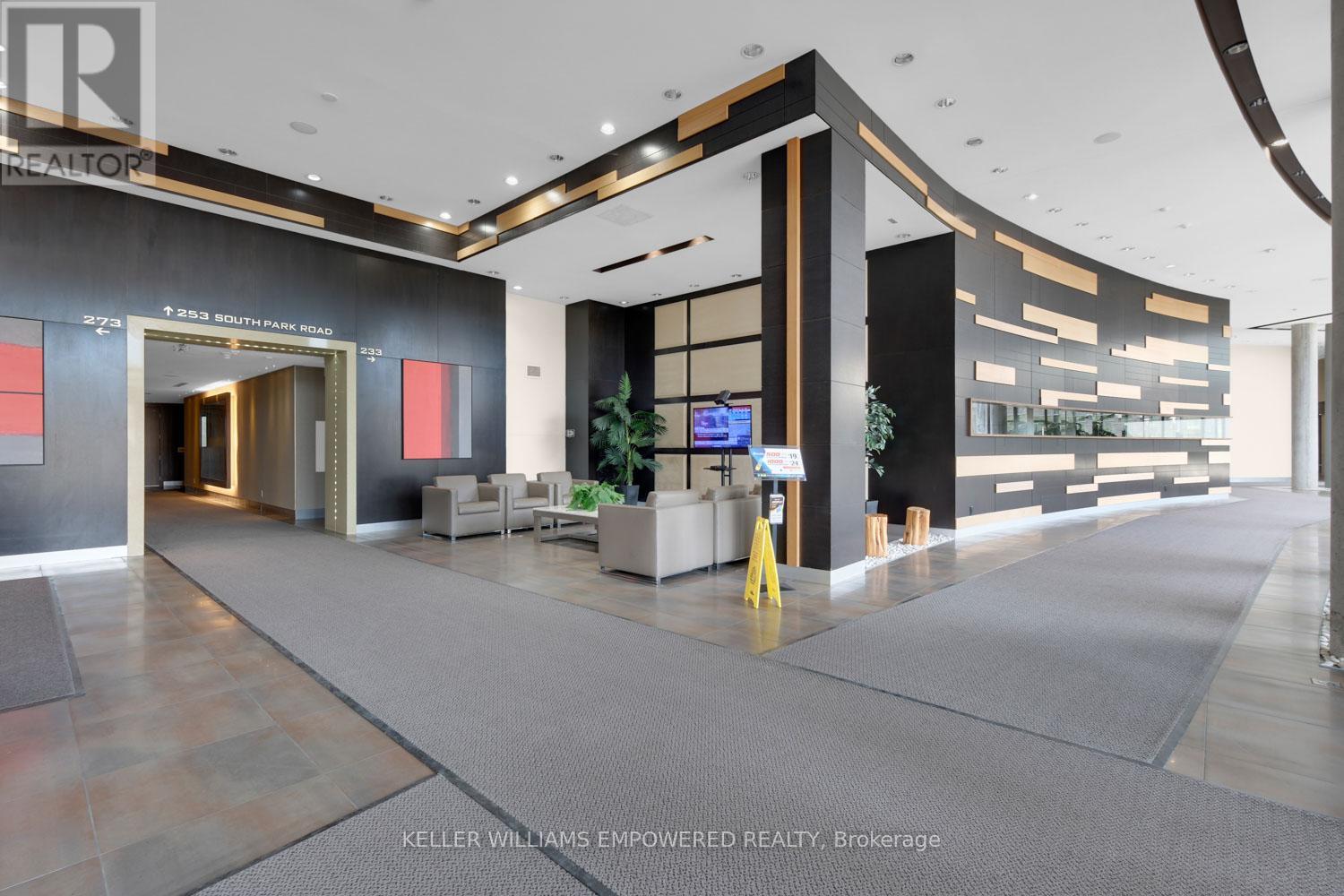 303 - 233 South Park Road, Markham, Ontario  L3T 0B3 - Photo 4 - N12523058