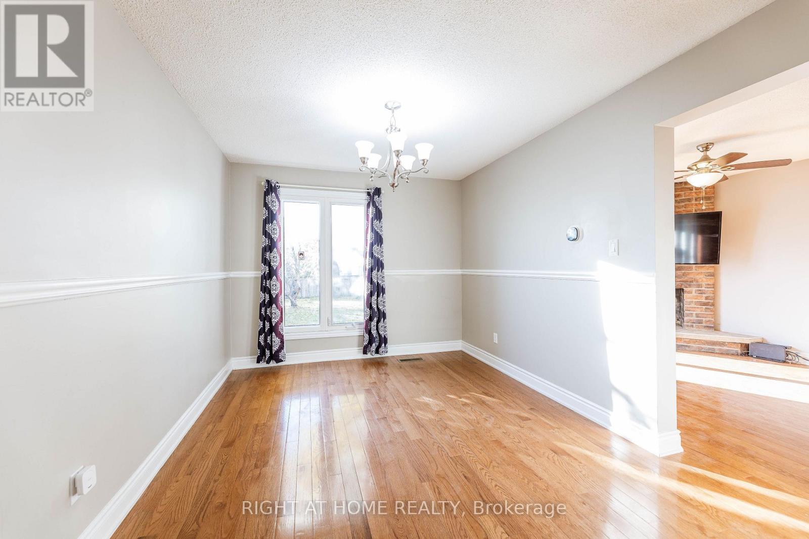 37 Cheeseman Drive, Markham, Ontario  L3R 3G3 - Photo 11 - N12523070