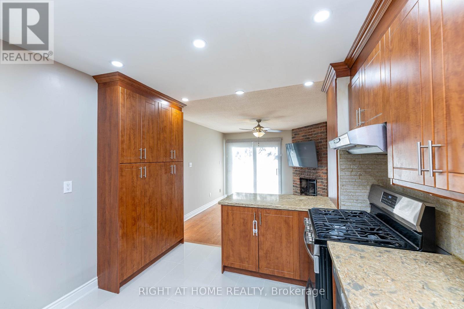 37 Cheeseman Drive, Markham, Ontario  L3R 3G3 - Photo 17 - N12523070