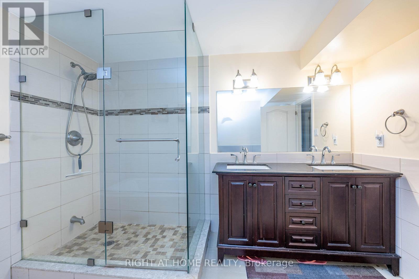 37 Cheeseman Drive, Markham, Ontario  L3R 3G3 - Photo 32 - N12523070