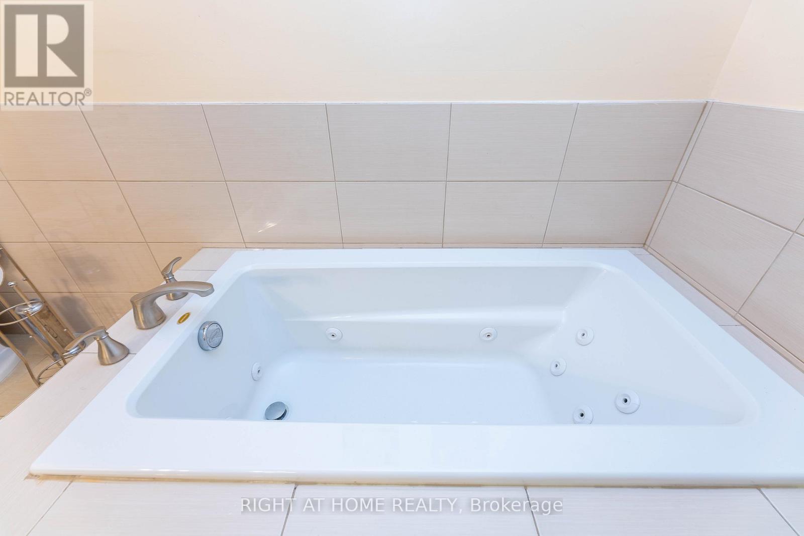 37 Cheeseman Drive, Markham, Ontario  L3R 3G3 - Photo 33 - N12523070